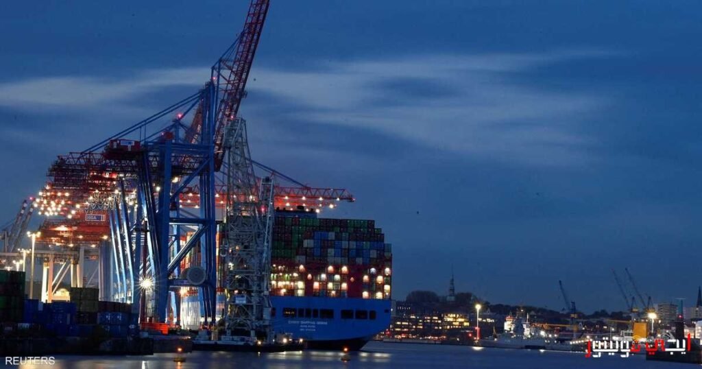 الصين تتجاوز الولايات المتحدة كأكبر شريك تجاري لألمانيا ميناء هامبورغ في ألمانيا