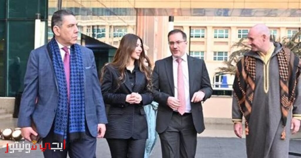 صورة السفير البريطاني خلال زيارته لمدرسة مالڤيرن كوليدچ مصر