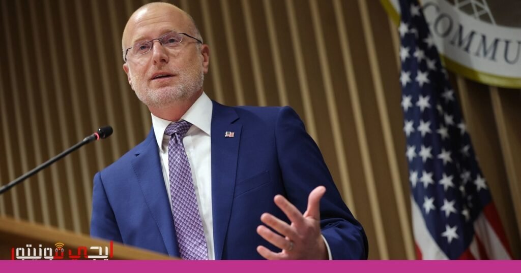 رئيس هيئة الإتصالات الفيدرالية يُحذر المذيعين من فقدان تراخيص البث صورة: هيئة الإتصالات الفيدرالية