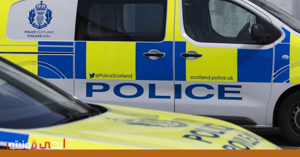 حساسة: الشرطة البريطانية تلقي القبض على شخصين يحاولان الدخول إلى… صورة: قاعدة بحرية