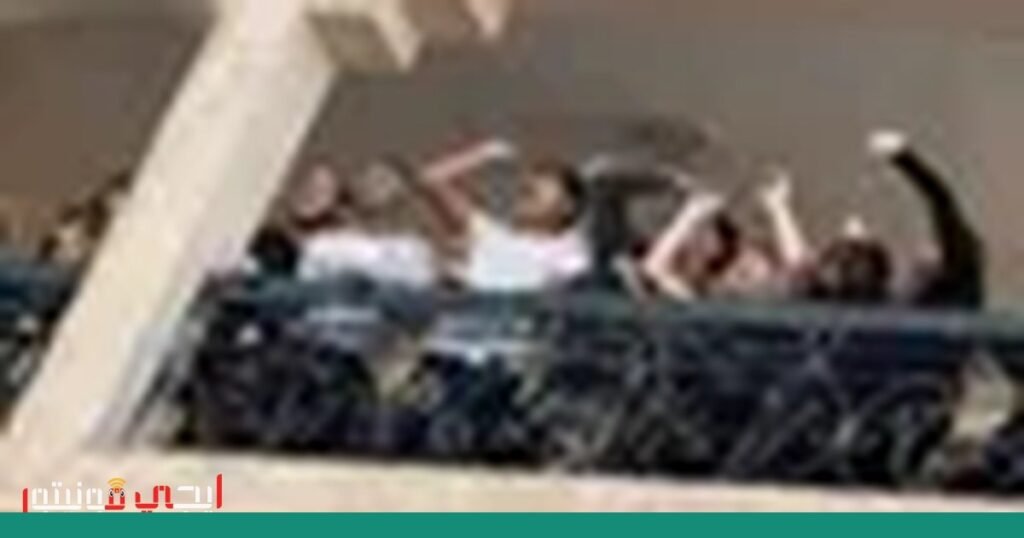 صورة: إلقاء أكياس مياه